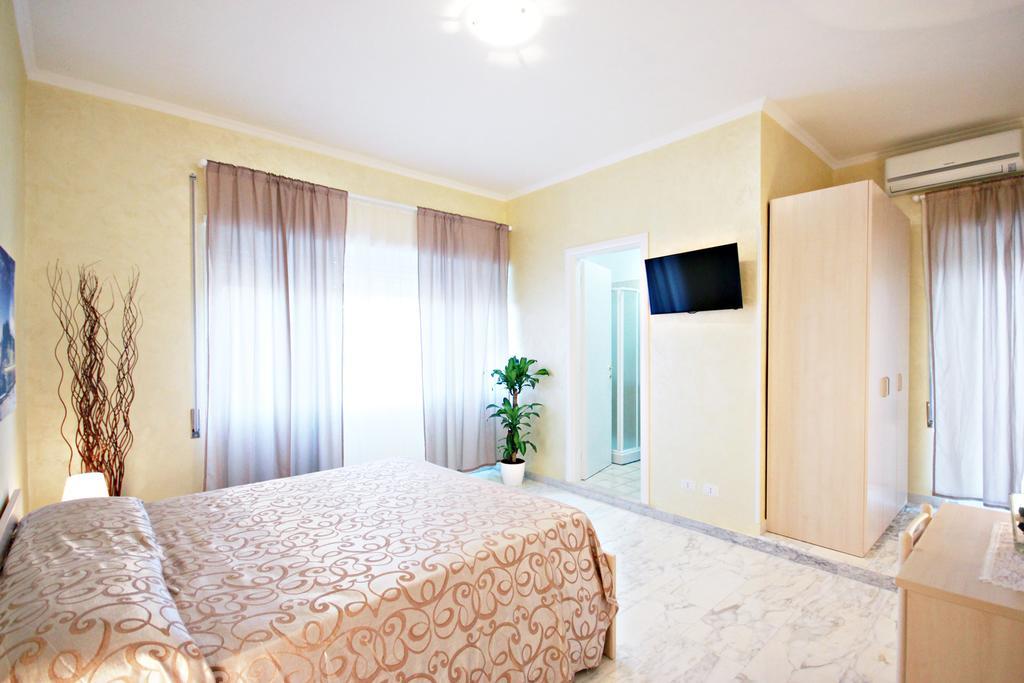 Guesthouse Holiday And 罗马 客房 照片